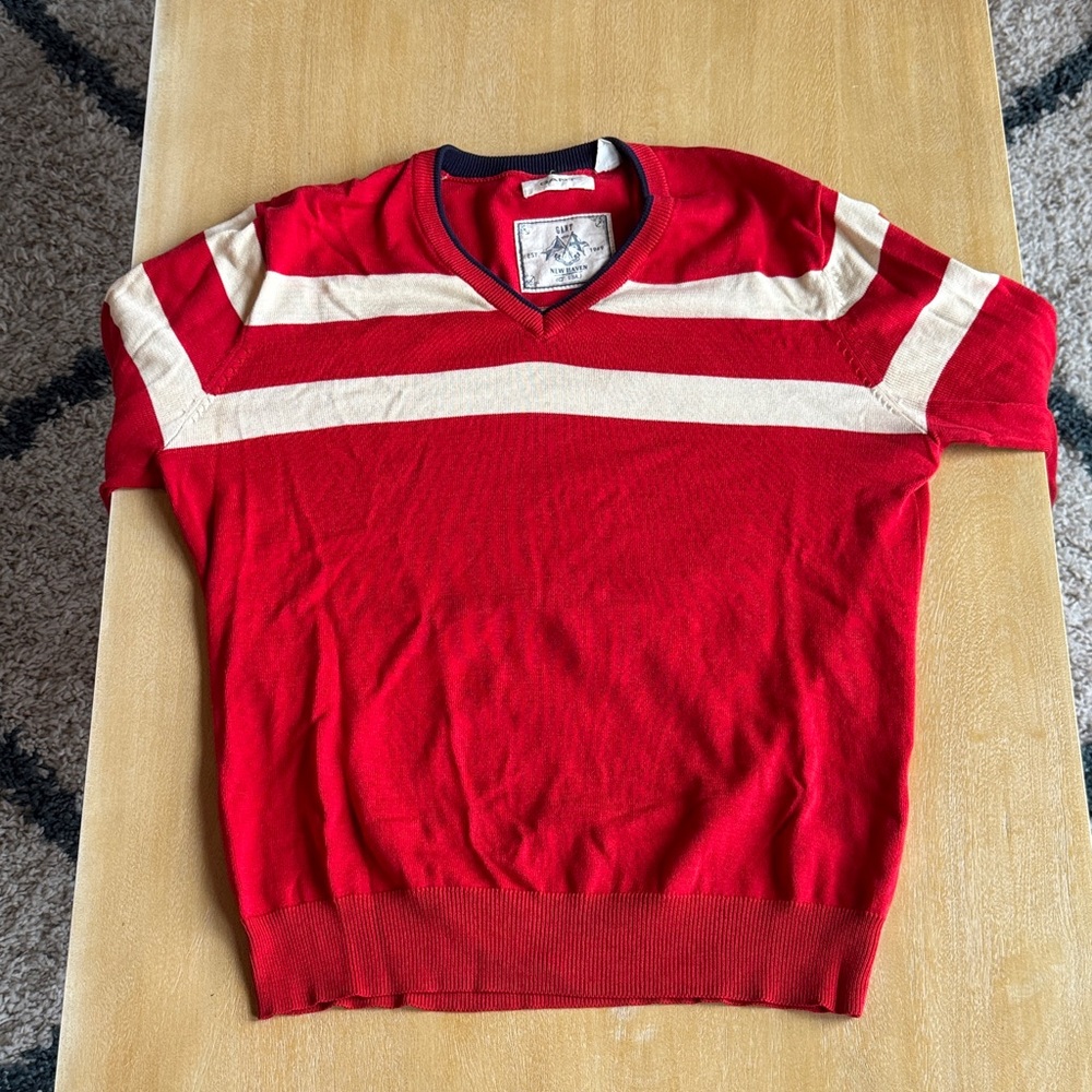 Gant V-Neck Sweater in Red and Cream - Small